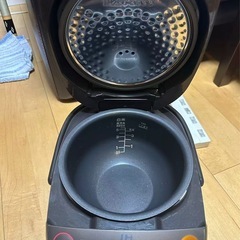 炊飯器 極め炊き 黒まる厚釜 5.5合 NP-VJ10の画像