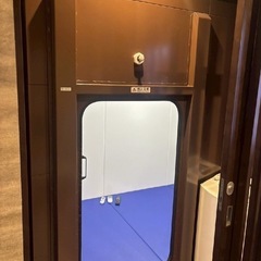 酸素BOX 定価650万 酸素濃縮器、TV、エアコン付き　22年製　極美品　解体済　配送応相談　早い者勝ち！お値引きOK の画像
