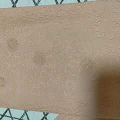 未使用品：サーモンピンクに金の刺繍の伊達衿の画像