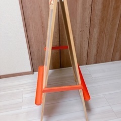 IKEA  モーラ　イーゼル　 ソフトウッドの画像