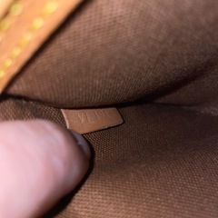 VUITTON アルマ　モノグラム　バッグ
の画像
