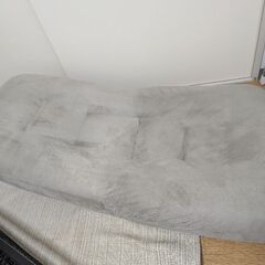 無料椅子 | Free floor chairの画像