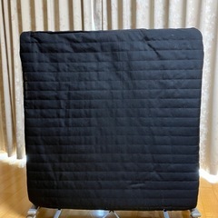 折りたたみベッドの画像