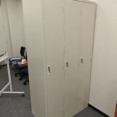 更衣ロッカー（3人用）網棚・カギ付き