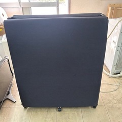 折りたたみ式　ベッドの画像