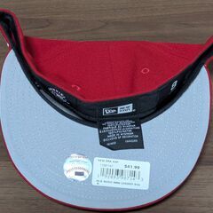 新NEW ERA 59FIFTY キャップ（LAロゴ）+ ピンバッジ付きの画像