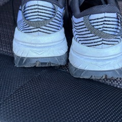 HOKA の画像