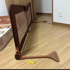 Little World 折りたたみ式ポータブルベッドレール　ブラウンの画像