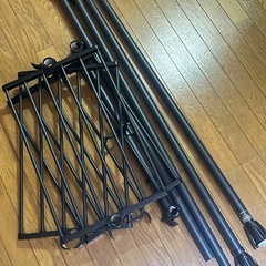 ニトリ　ヒルデ　2セット　棚2枚ずつ　天井つっぱりラック　伸縮の画像