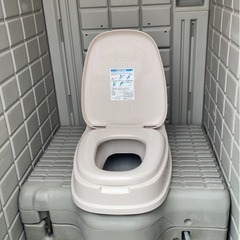仮設トイレ　中古清掃済み　簡易洋式タイプ　一台　色選択可能の画像