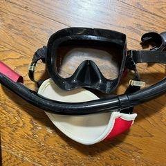 シュノーケル用フィンMとゴーグルの画像