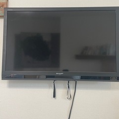 壁掛け液晶テレビ　AQUOS 37インチ、32インチ2台セットの画像