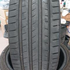 中古タイヤ　245/35R20 4本セットの画像
