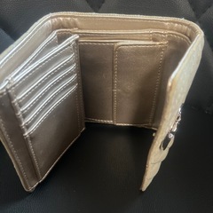 ゲス　お財布の画像