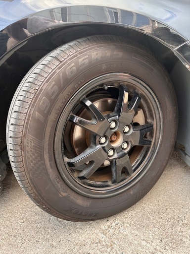 30 プリウス　純正ホイールタイヤセット　4本　195/65R15 フロントタイヤ　タイヤ年式2024年　リア2023年