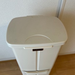 分別ゴミ箱の画像