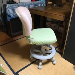 イトーキ　机　サイドテーブル　本棚の画像
