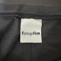 服 flamingo firm 半袖Tシャツ 黒 トップスの画像
