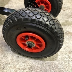 北海道旭川市発直接引渡し限定品　雪かき スノープッシャー 除雪 スコップ スノーダンプ スノーショベル シャベル 車輪付き 角度調整可 箒 熊手 ブロワ 中古 黒 ブラック の画像