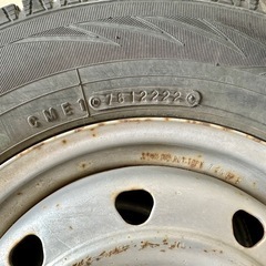 (取引中)スタッドレスタイヤ Ice FRONTAGE 145/80R13の画像