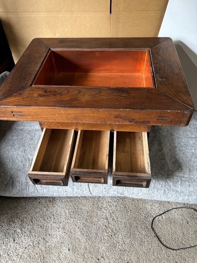 欅製の古い関西火鉢 関西火鉢 欅製 横幅約72cm 骨董 火入れ銅板張り替え済 直接引き取り限定
