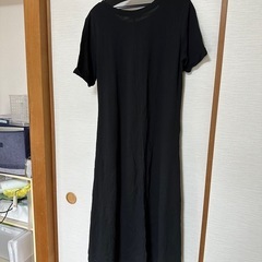 服 アシンメトリック トップス ブラック Tシャツ 半袖の画像