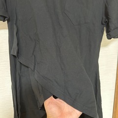 服 アシンメトリック トップス ブラック Tシャツ 半袖の画像