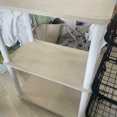 置物とカゴの画像