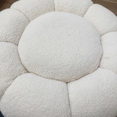 VeroMan もふもふの触感 ラムボア×木材 円柱型オットマンの画像