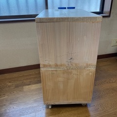 お引き渡し決まりました。　手作り無垢材シェルフ② 傷あり　金沢市芸術村近く　直接引き取り希望　 の画像
