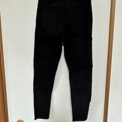 スキニーパンツ ズボン 黒 ブラックの画像