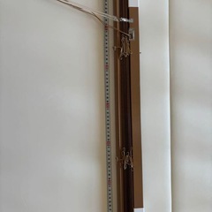 アルミブラインド 木目調 約90cm × 約60cmの画像