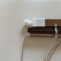アルミブラインド 木目調 約90cm × 約60cmの画像