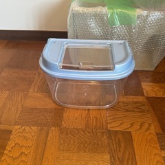 GEXアクリル水槽＆虫かご2個
の画像