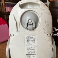 【受け渡し者決定済み】無料　SHARP掃除機　キャニスター型の画像