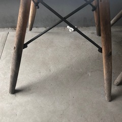 椅子白二脚
の画像