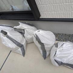 受取先決まりました！　白い石　5袋の画像