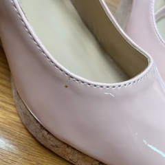 Salus  ピンクのパンプス　ヒールがコルクの画像