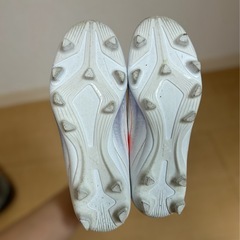 adidasスパイクの画像