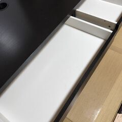 IKEA 学習机 の画像