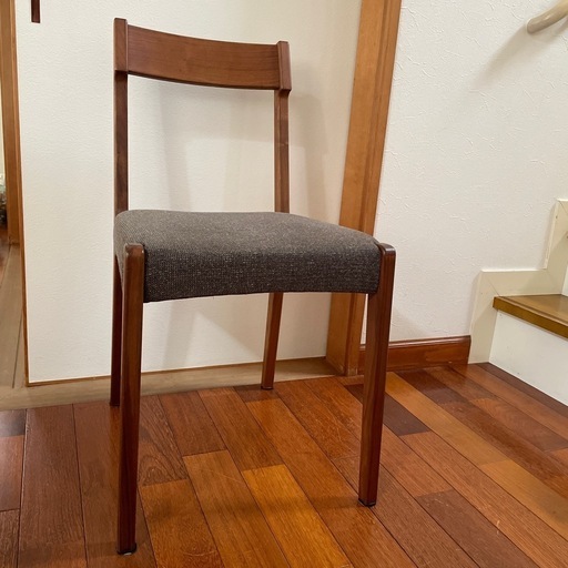 ウォールナット無垢ダイニングチェア