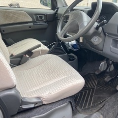 スイスイ走って速いです🚙💨上級モデル 三菱タウンボックス RX 2WD 走りの5MTターボ 車検9年1月まで約1年半付き  走行距離約16万キロ 異音白煙無し キーレス、SDナビ付き（バックカメラ無し）リア五面スモークフィルム施工（可視透過率10%）の画像