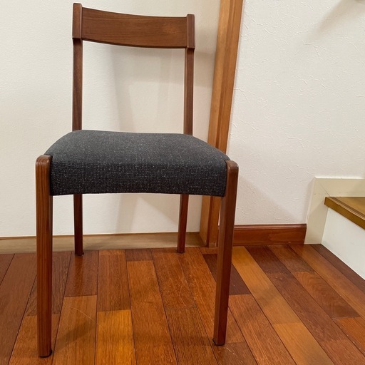 ウォールナット無垢ダイニングチェア