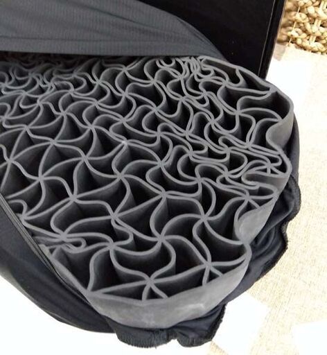 ヒツジのいらない枕③ 極柔 ブラックレーベル 650×360×90/110mm 黒 まくら 株式会社太陽 快眠 札幌市 西区 西野店