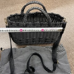 ブラックカゴショルダーバッグの画像