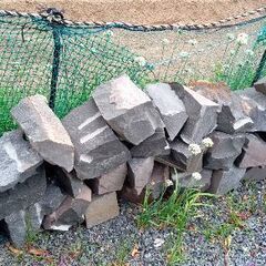 無料!!　ガーデニング　ガーデン　資材 石材 DIY 花壇 石垣 庭園 アプローチ 自然石 天然石 ピンコロ石 栗石 割栗石 ぐり石 おおぐり 乱形 野積み クラッシュロックの画像