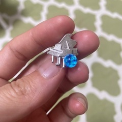 ブローチ：小さなグランドピアノの画像