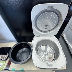 USED 炊飯器 ハイアール 2022年 3合の画像