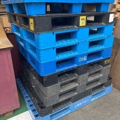 荷物用　プラスチック　パレット　の画像
