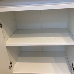 IKEA BRUSARI ハイキャビネット 収納棚 の画像